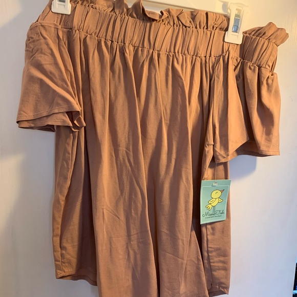 Tops - Off the shoulder rose gold top